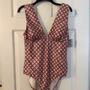 NWT Shade & Shore Geo Print Plunge Tummy Control One Piece Swimsuit Size Large